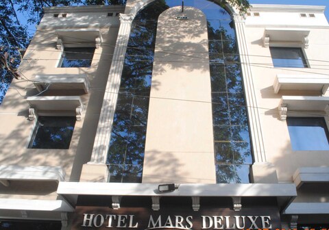 DELUXE HOTEL - CHENNAI AIRPORT