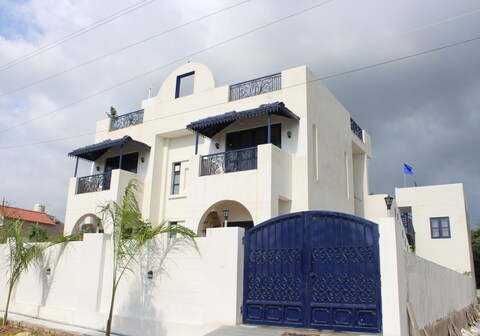 Maple Roots Villa |Entire 4 BHK Villa|