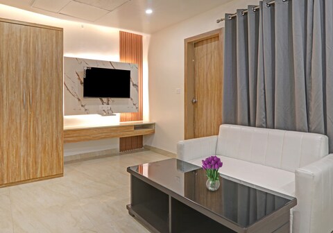 Super Townhouse Hotel Impact