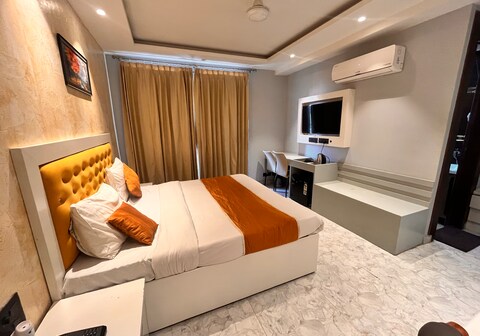 Hotel VS Residency Medanta