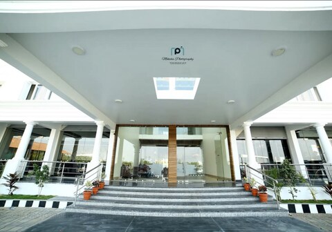 Hotel Vaishnavi Grand Siruguppa