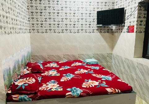 Guru Kripa Lodge And Hotel