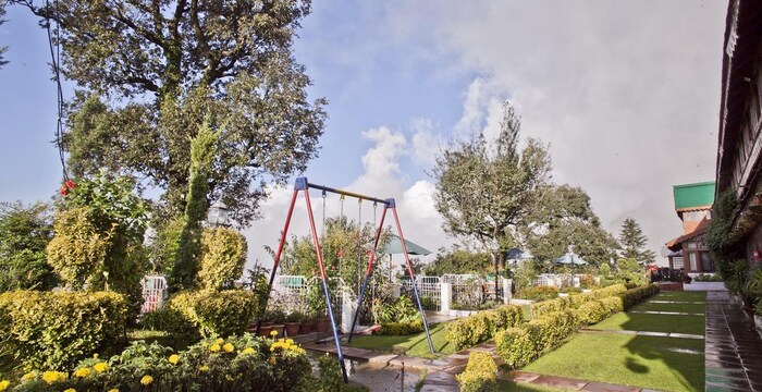 grand-view-hotel-dalhousie-lawn