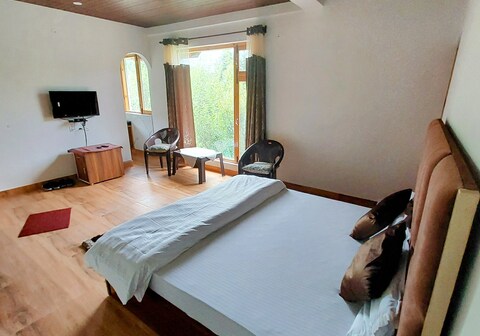 Silver Streak 2 bhk with kitchen