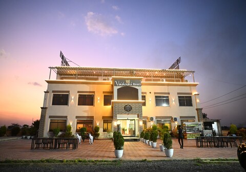 Vaishnavi Resort