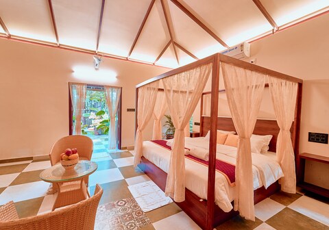 M Cafe Private Pool Villa