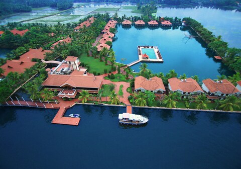 Sterling Lake Palace Alleppey