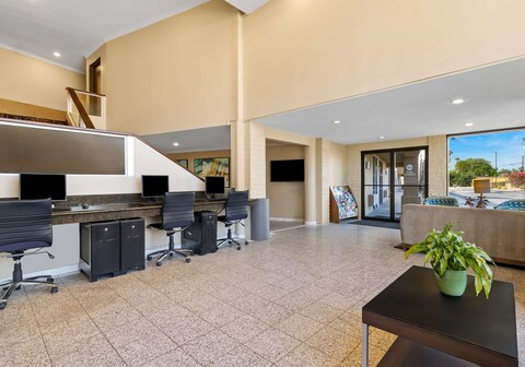 Best Western Date Tree Hotel