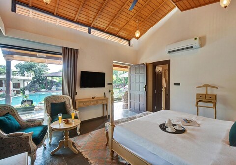 Mosaic Villa by Ebonystays