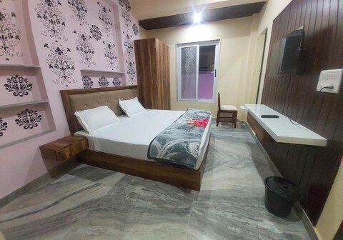 OYO 805083 the haveli lounge