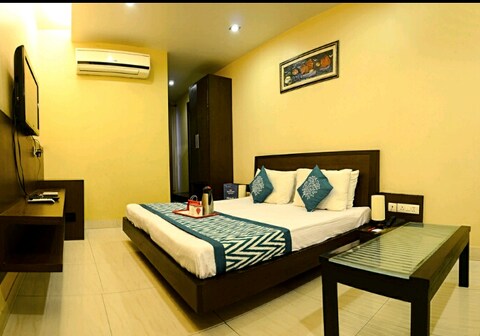 Hotel Pelican near Janakpuri