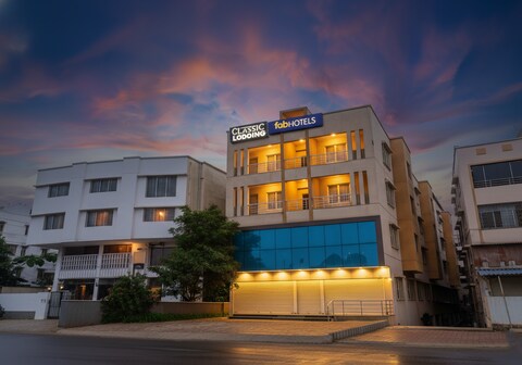 FabHotel Classic Executive - Nr. Sasvad Road Railway Station