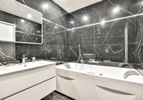 Chic studio w/ jacuzzi - 2P - Opera