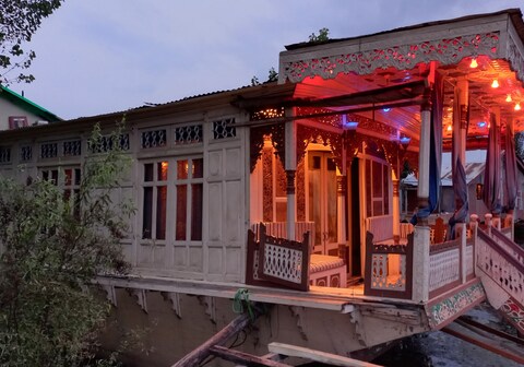 New Shereen Houseboat