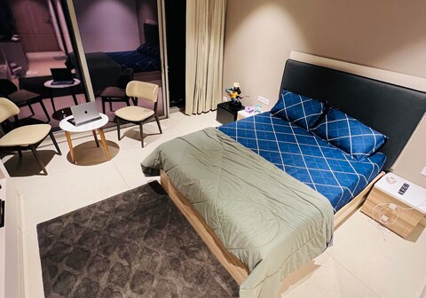 Luxury Studios Key 6