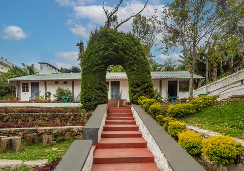 7 ROADS RESORTS
