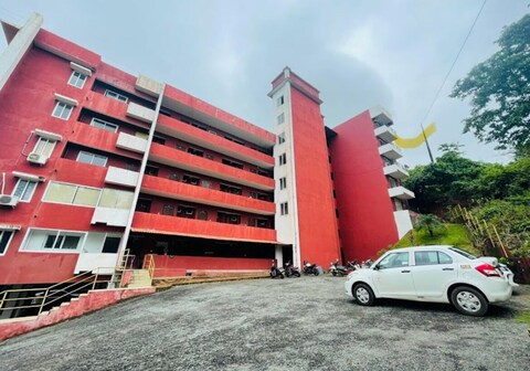 Spacious Upscale Studio with Private Garden