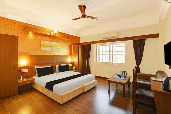 Super Townhouse Oak City Center Kushal Nagar