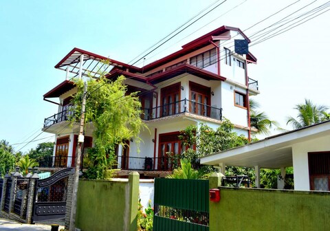 Yoho The Castle of Kandy