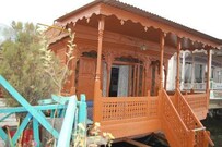Hanief Houseboat, Srinagar Hanief Houseboat, Srinagar
