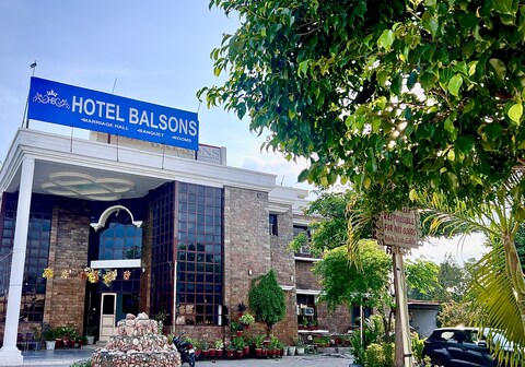 Hotel Balsons ( Near New Bus Stand)