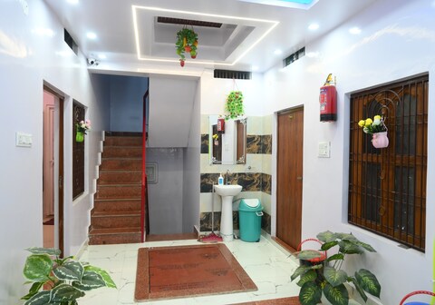 Ganpati Shri P. Guest House