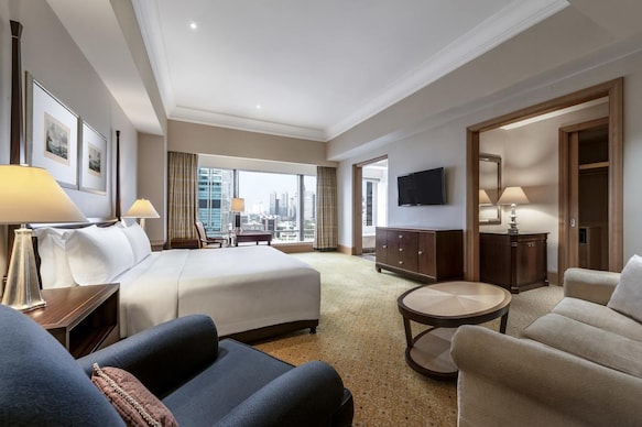The Ritz-Carlton Jakarta, Mega Kuningan