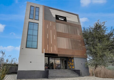 Townhouse Subharti University Meerut Formerly Hotel Celebration