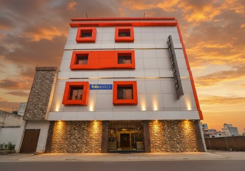 FabHotel Vedanta Inn - Nr. Sitabudli Fort