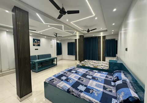 Hotel Janki