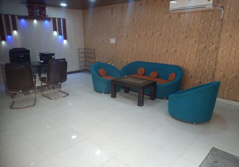 Hotel Sky Rise Palace