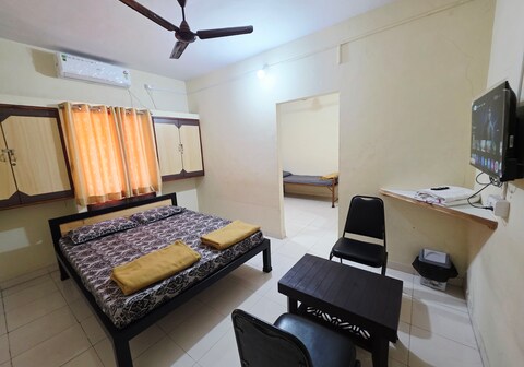 Shamanand Lodging