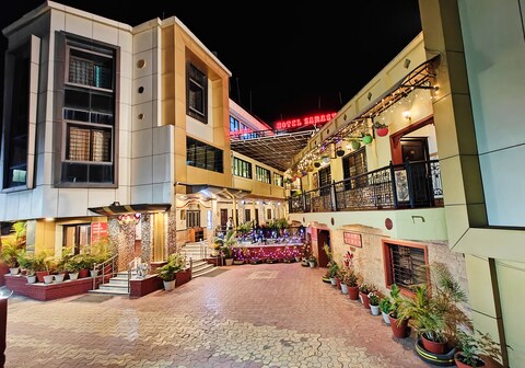 SARASWATI ( Pure Vegetarian ) - A COMPLETE FAMILY HOTEL
