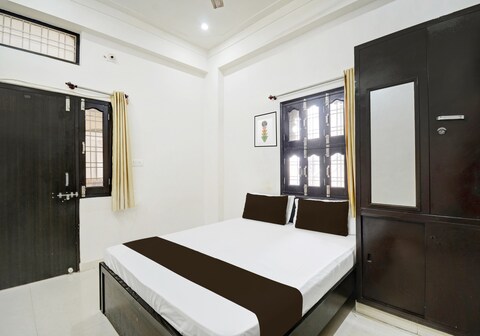 Hotel O The White Haveli