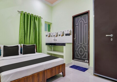 OYO 823416 Shri Radhe guest house & restaurant