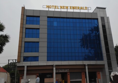 hotel new emerald