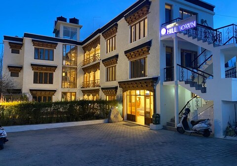 Hotel Hill Town