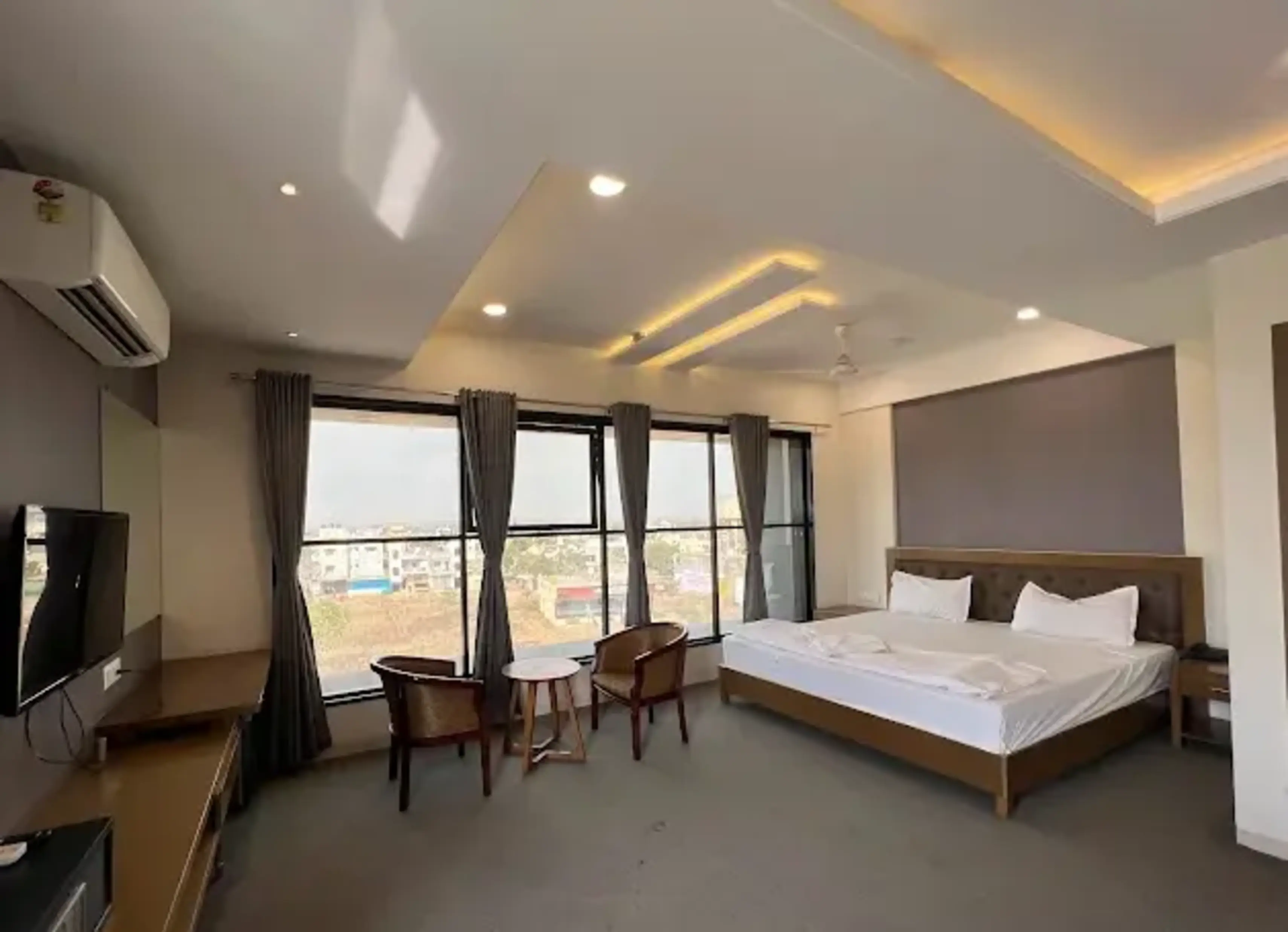 ATHARAV HOTELS, Chhatrapati Sambhajinagar ATHARAV HOTELS, Chhatrapati Sambhajinagar