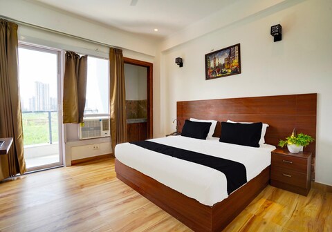 Hotel O THE VIRAAJ BANQUET & HOTEL