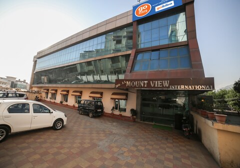 Hotel Mount View International