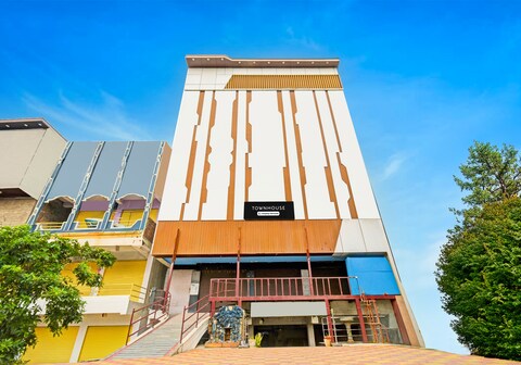 Super Townhouse Mancherial