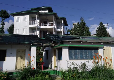 Himachalas Boutique Hotel & Stays