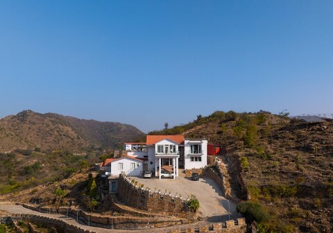 PH villa by Oruvillas