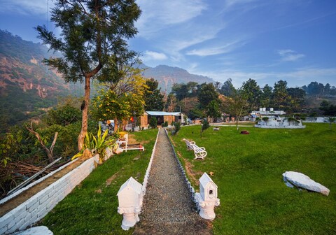 The Forest Lake View Resort Tikker Taal