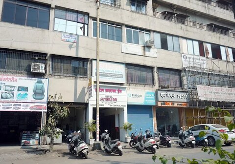 Hotel Sapphire Inn Central Park Kalyan, 2 km from Kalyan Railway Station