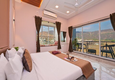 Luxury 6BHK 3 3 Villa 2 Pool