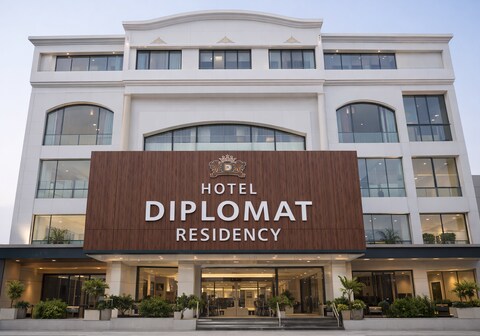 Hotel Diplomat Residency