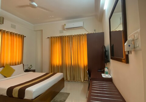 Krishna Kunja | Rooms & Caretaker