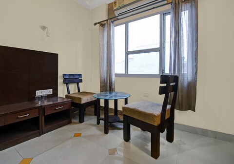 Townhouse OAK HOTEL Heritage Heights