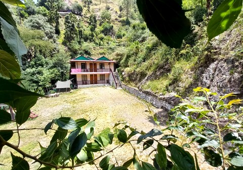 Snow Drop Homestay | Rooms & Caretaker